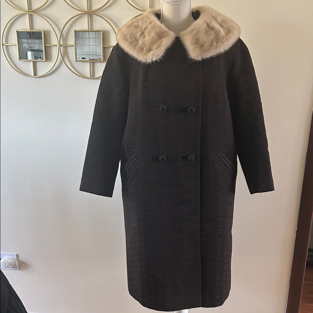 Vintage Lytton’s Elegant Brown Coat / mink Fur Collar textured wool lined L/XL